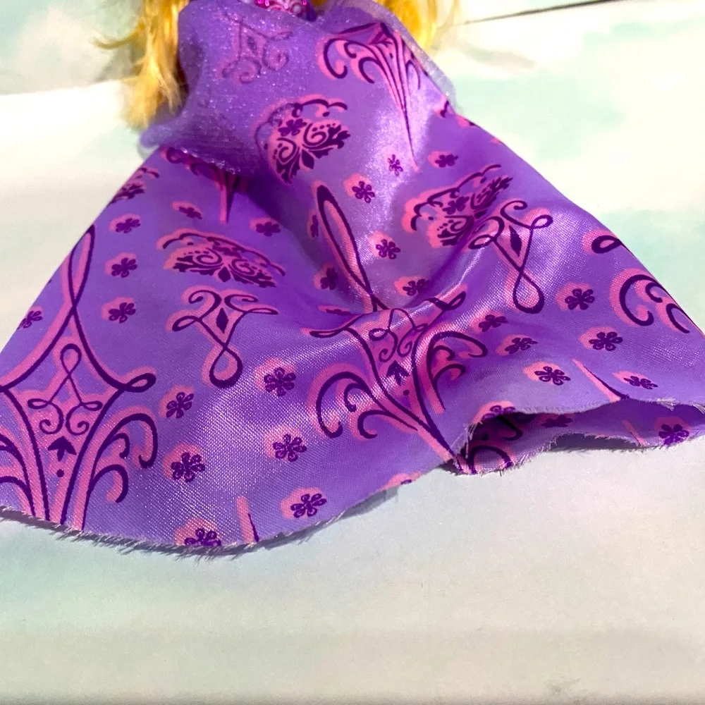 DISNEY VINTAGE 2007 COLLECTABLE RAPUNZEL DOLL by MATTEL - Picture 5 of 11